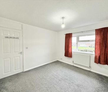 Listowel Crescent, Clifton, Nottingham - Photo 2