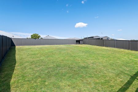 20 Hunterglen Drive, Bolwarra NSW 2320 - House For Rent | Domain - Photo 5