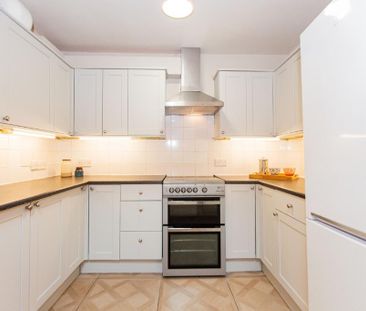 5 bedroom detached house to rent - Photo 3