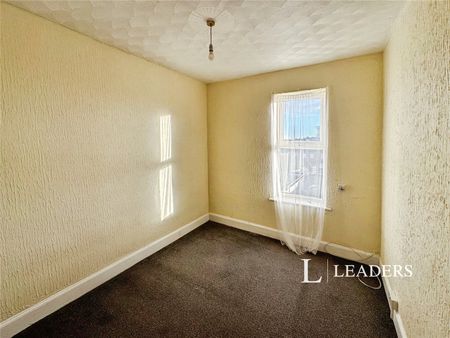 2 bedroom apartment to rent Regent Road, Great Yarmouth, NR30 - Photo 4
