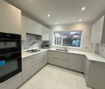 3 bedroom semi-detached house to rent - Photo 6