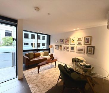 Stylish 1-Bedroom Apartment in Peaceful Southbank Pocket - Photo 4
