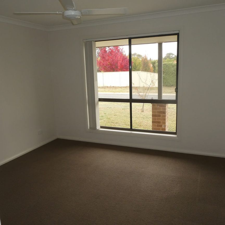 BEAUTIFUL FAMILY HOME - Photo 1