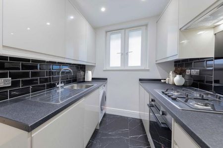 4 bedroom flat to rent - Photo 4