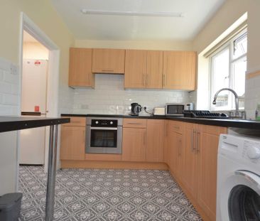 Courts Road, Reading RG6 7DJ - Photo 4