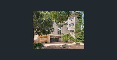 **First Open for Inspection, 12.15-12.35pm, Saturday, 01/11/25** Perfectly positioned within the heart of Neutral Bay village - Photo 5