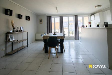 Centraal gelegen en instapklaar appartement (+/- 86 m²) op 2e verdieping met terras - Foto 3