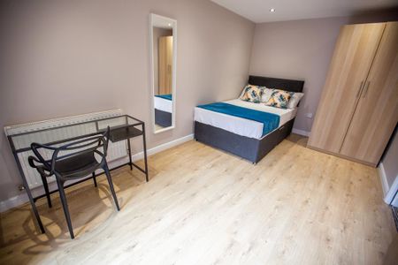 1 bedroom in a house share to rent - Photo 4