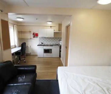 Large Studios (Halls A) - Photo 2