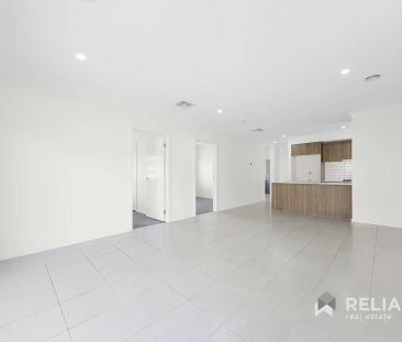 “Family Ease in Upper Point Cook” - Photo 6