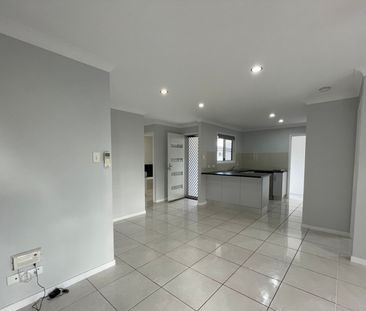 2/77 Maranark Avenue, Mount Pleasant QLD 4740 - House For Rent | Do... - Photo 2