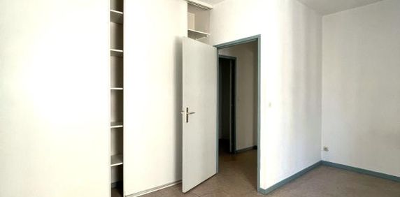 Location Appartement 3 pièces 69m² VALLON PONT D ARC 07150 - Photo 2