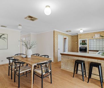 5 Monclair Court, Meadow Springs, WA 6210 - Photo 5