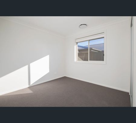 1/17 Leyland Cct, Lochinvar, NSW 2321 - Photo 2