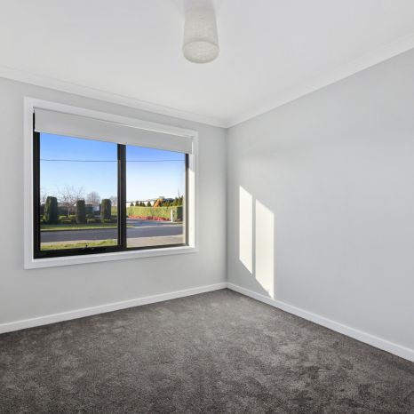 Spacious Design & Low-Maintenance Living in Longford - Photo 1