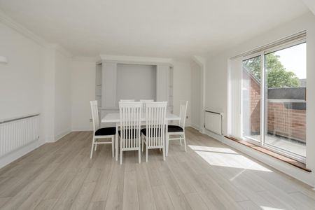 Coliseum Court, Finchley Central, N3 - Photo 5