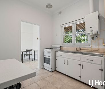 City living at your doorstep - Photo 2