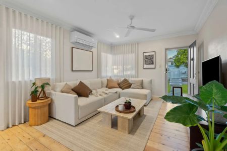 Beautifully renovated home with elevated outlooks - Photo 4