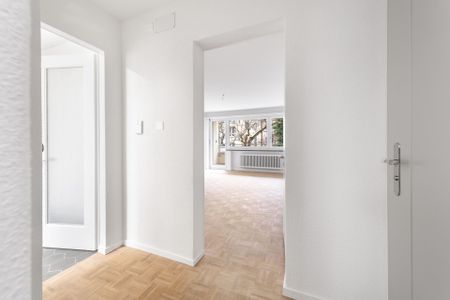 Living in the middle of the city - Photo 5