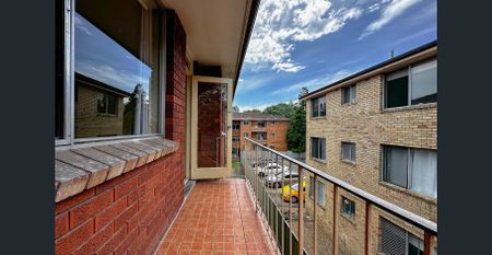 Beautiful natural light 2 Bedroom Unit in the heart of Harris Park - Photo 5