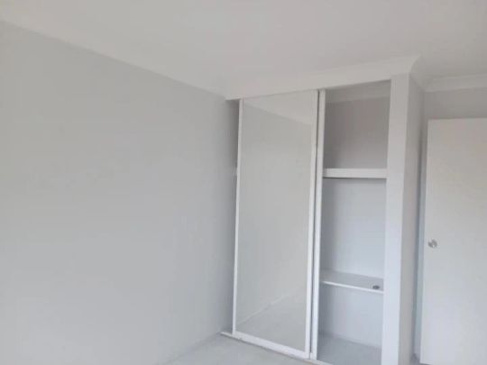 “Family-Friendly Townhouse in a Central Location!!” - Photo 1