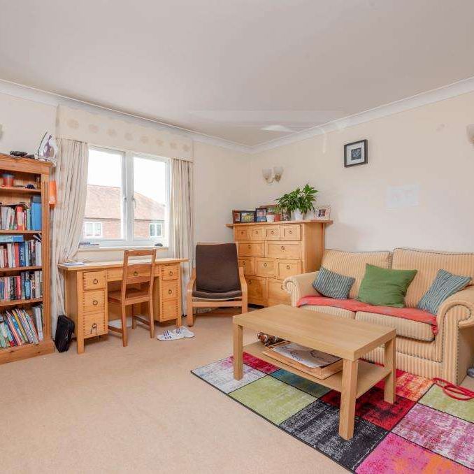 Marina Way, Abingdon, OX14 - Photo 1