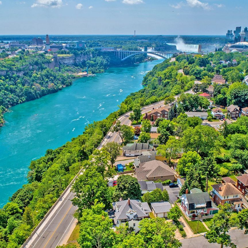 For Lease - 5007 River Road, Niagara Falls, Ontario - Photo 1