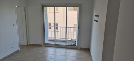 Appartement T3 - 2eme étage avec ascenseur - Pont du las Toulon Ouest - Photo 4