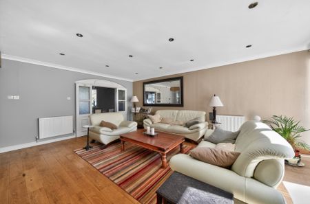 Highpoint , Weybridge , Surrey , KT13 - Photo 2