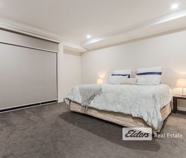 Beautiful Rivergums Home - Photo 3