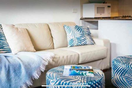 Stunning Furnished Apartment on Desired Darling St. - Photo 3