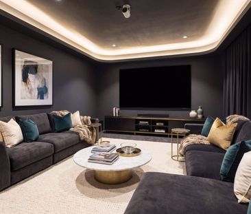 Stunning Near-New Luxury Residence in a Coveted Cul-de-sac - Photo 2