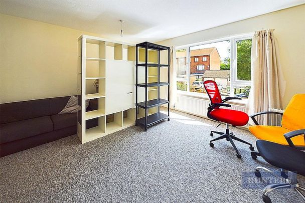 5 bedroom House To Let - Photo 1