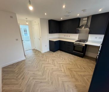 2 bedroom end of terrace house to rent - Photo 5