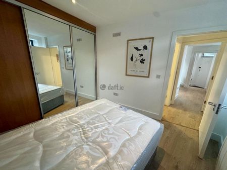 Apartment to rent in Cork, Centre - Photo 3