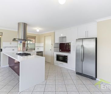4x2 Family Home in the Heart of Melville - Photo 2