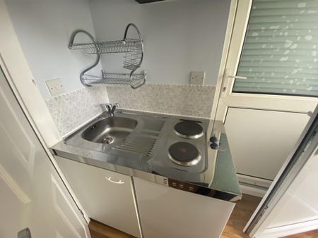 Studio to rent - Photo 3