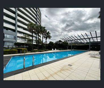 Prime Location and Spacious 3 Bedrooms！ - Photo 4