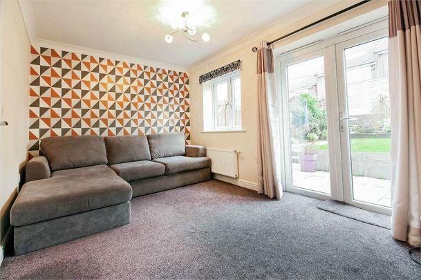 2 bedroom terraced house to rent - Photo 1