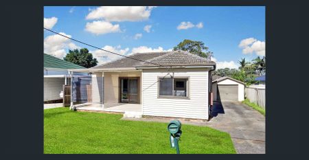 Location and Convenience ! - Photo 2