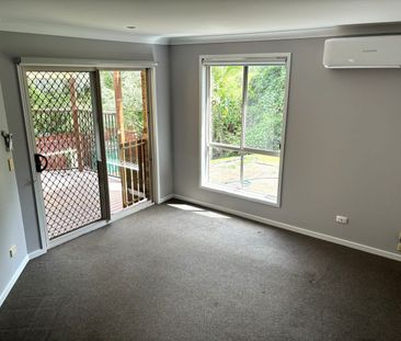 Modern Family Home in cul-de-sac with a pool - Photo 2