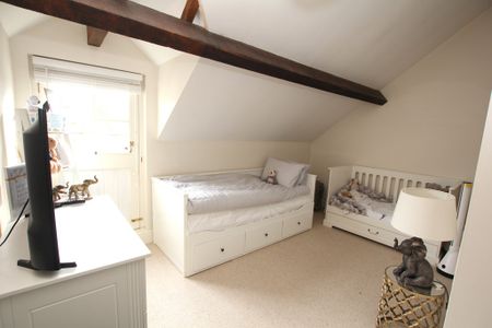 2 Bedroom COTTAGE, Aldersey - Photo 2