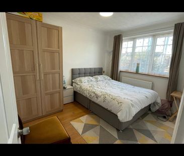 Room in a Shared House, St. Bernards Close, LU3 - Photo 1