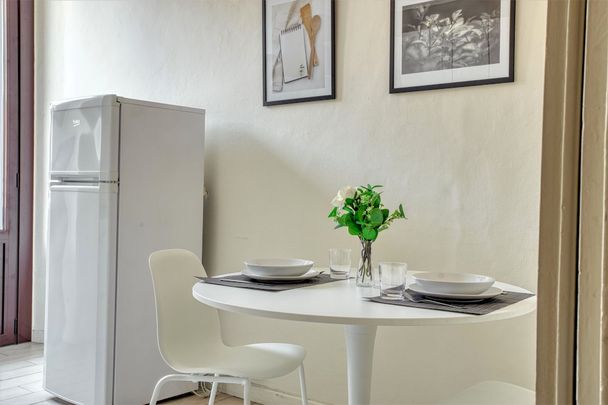 Wonderful single room with private balcony in Milan, few steps away from a Bocconi, IULM and NABA - Photo 1