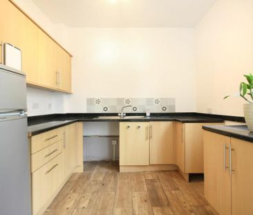 3 bedroom terraced house to rent - Photo 5