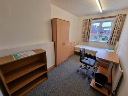 3 Bed Student Accommodation - Photo 3