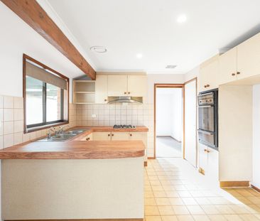 Spacious Family Home - Photo 4