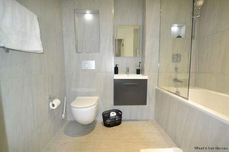 1 bedroom property to rent in Southall - Photo 5