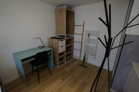 LILLE - APPARTEMENT - T2 MEUBLE - Photo 3