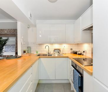 2 bedroom flat to rent - Photo 4
